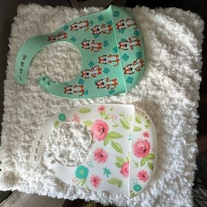 FREE IF BUNDLED Wipeable Baby Bibs